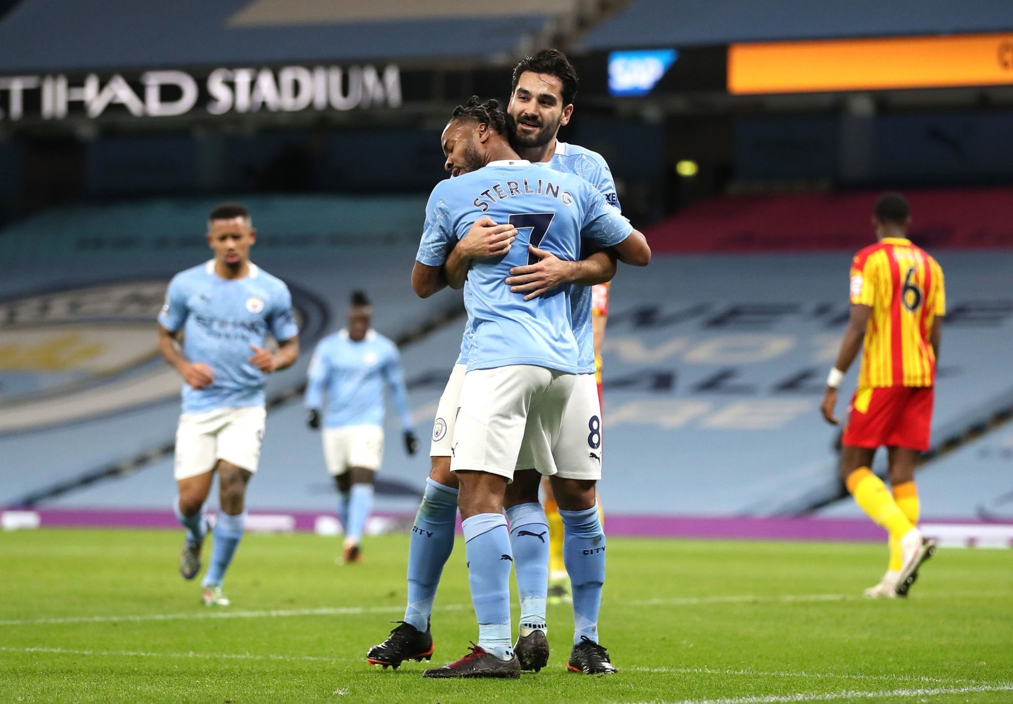 刻限制了约 刻限制了约